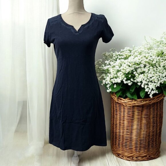 LL Bean Navy Blue Embroidered Short Sleeve Shift Dress Size XS - Picture 1 of 9